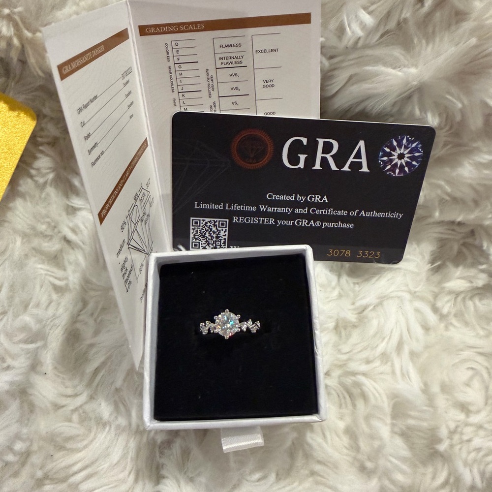 Elegant Moissanite  Ring